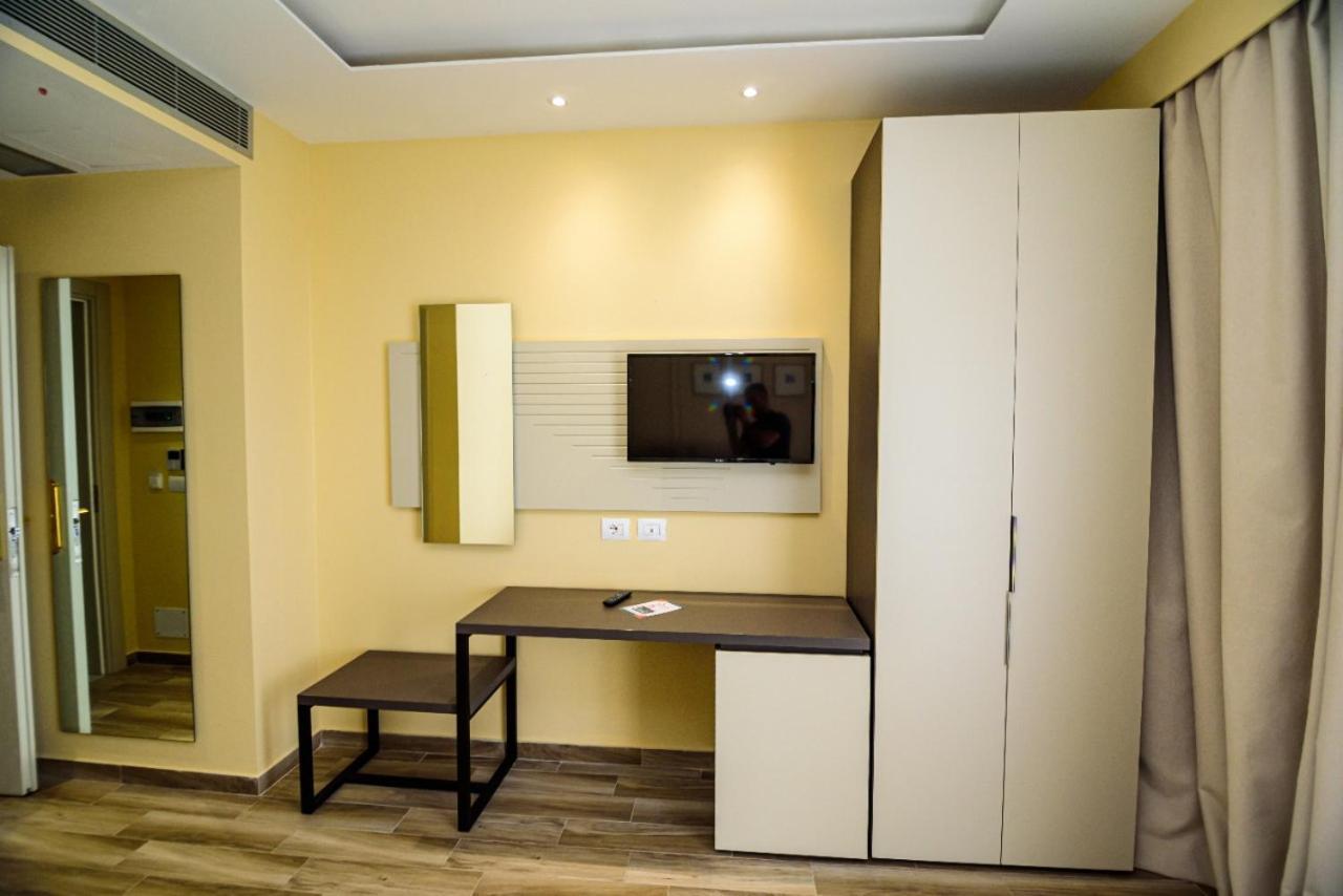 Hotel Orange Dhërmi Екстериор снимка
