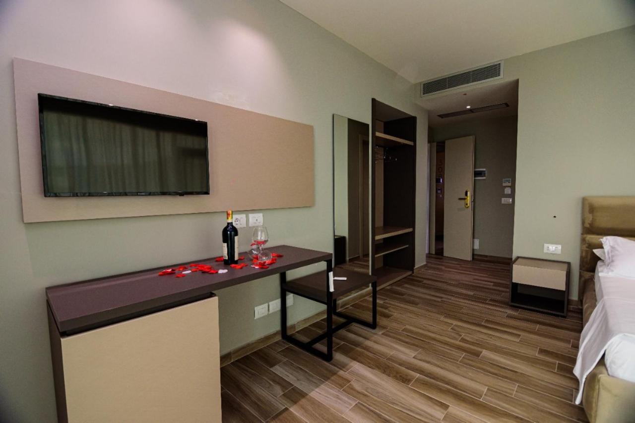 Hotel Orange Dhërmi Екстериор снимка