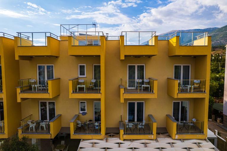 Hotel Orange Dhërmi Екстериор снимка