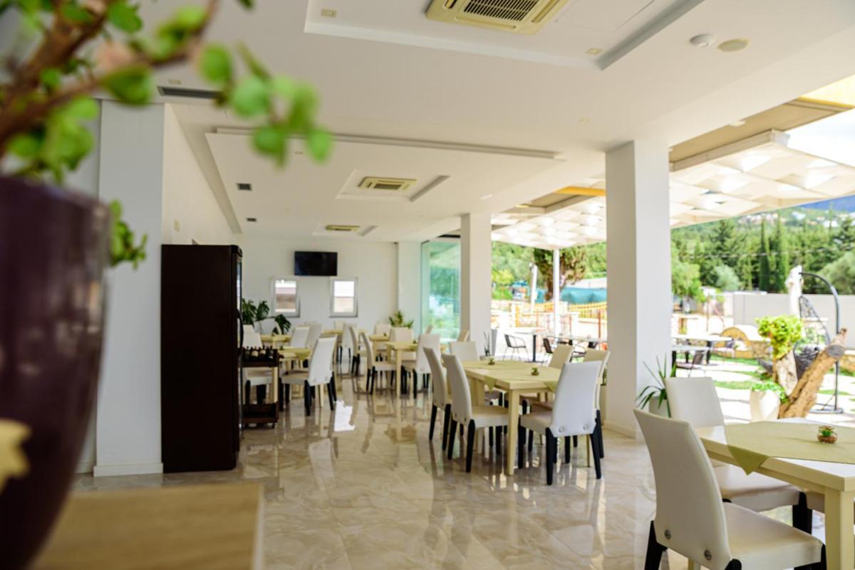 Hotel Orange Dhërmi Екстериор снимка