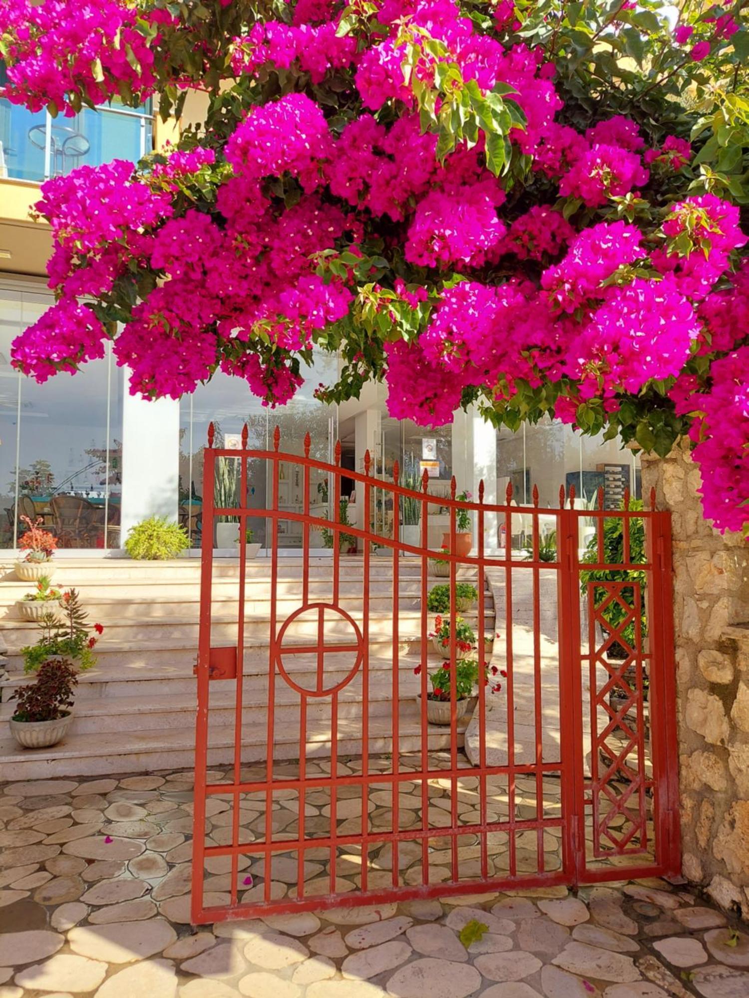 Hotel Orange Dhërmi Екстериор снимка