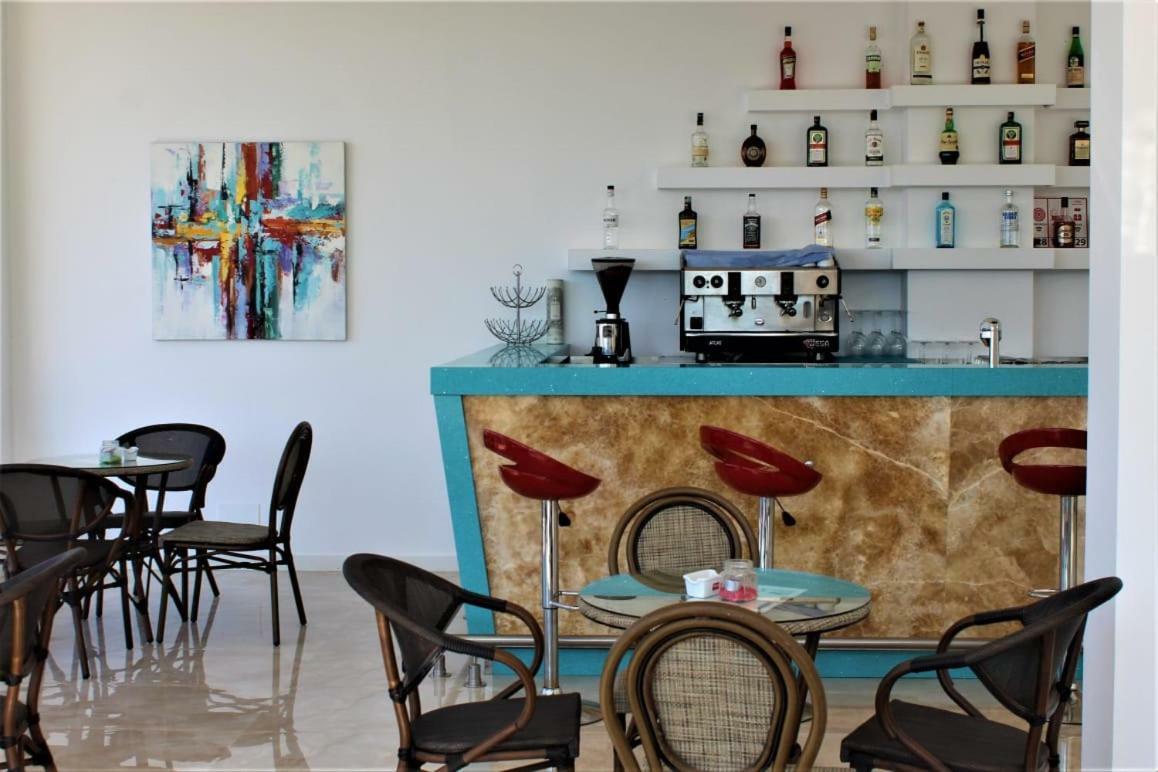 Hotel Orange Dhërmi Екстериор снимка