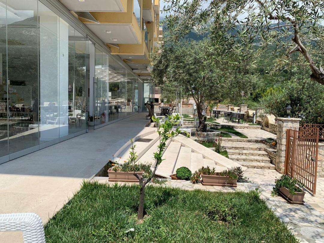 Hotel Orange Dhërmi Екстериор снимка